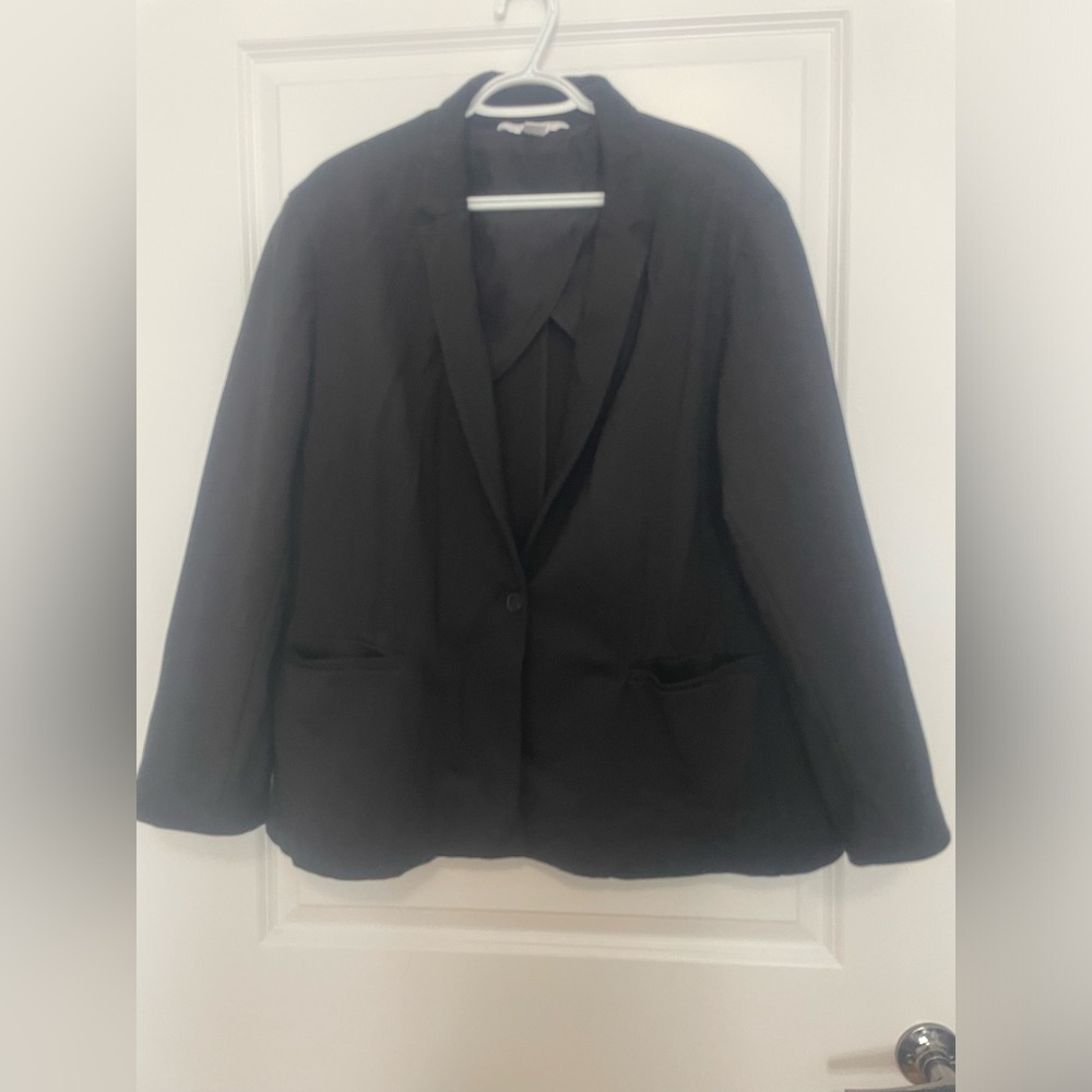 2/$25 🎉 OLD NAVY Black boxy one button blazer (XXL)